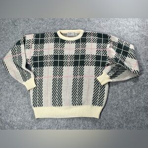 Cozy Knit Club Europe Sweater with Plaid Design